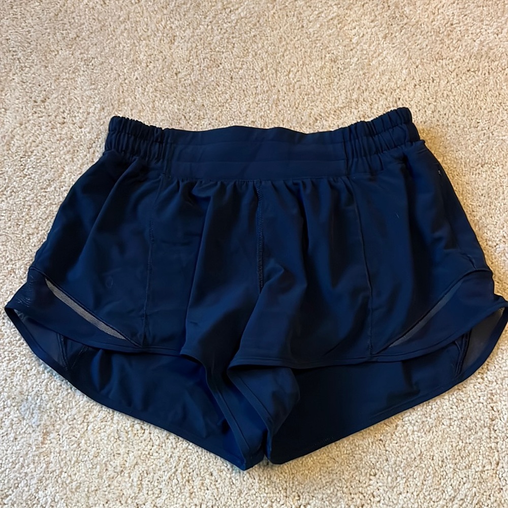 Lululemon Hotty Hot Low Rise 2.5 Size 4